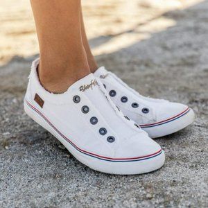 Blowfish Malibu Size 6.5 Play White Linen Signature Eyelets Slip On Sneakers